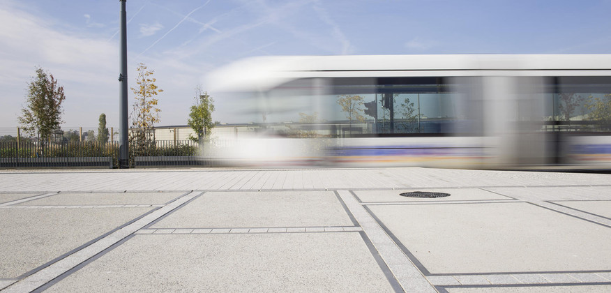 La navette tram au Parc Olympique lyonnais